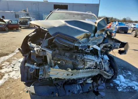 2024 Subaru Forester Premium z USA, uszkodzony, nr VIN JF2SKADC8RH501425